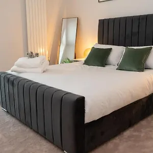lovely-1-bedroom-condo-with-river-city-view.brighton-hotels-england.com/